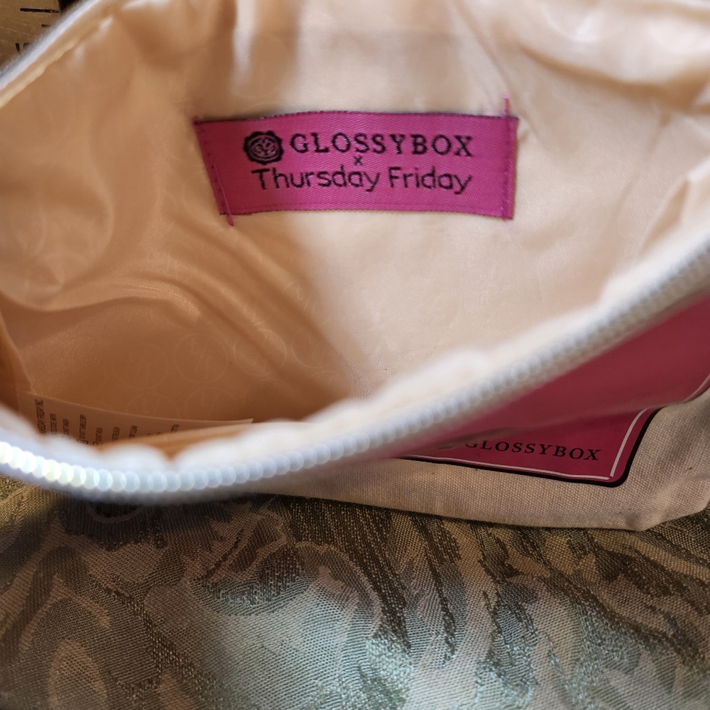 Make-up bag - Picture 3 of 3